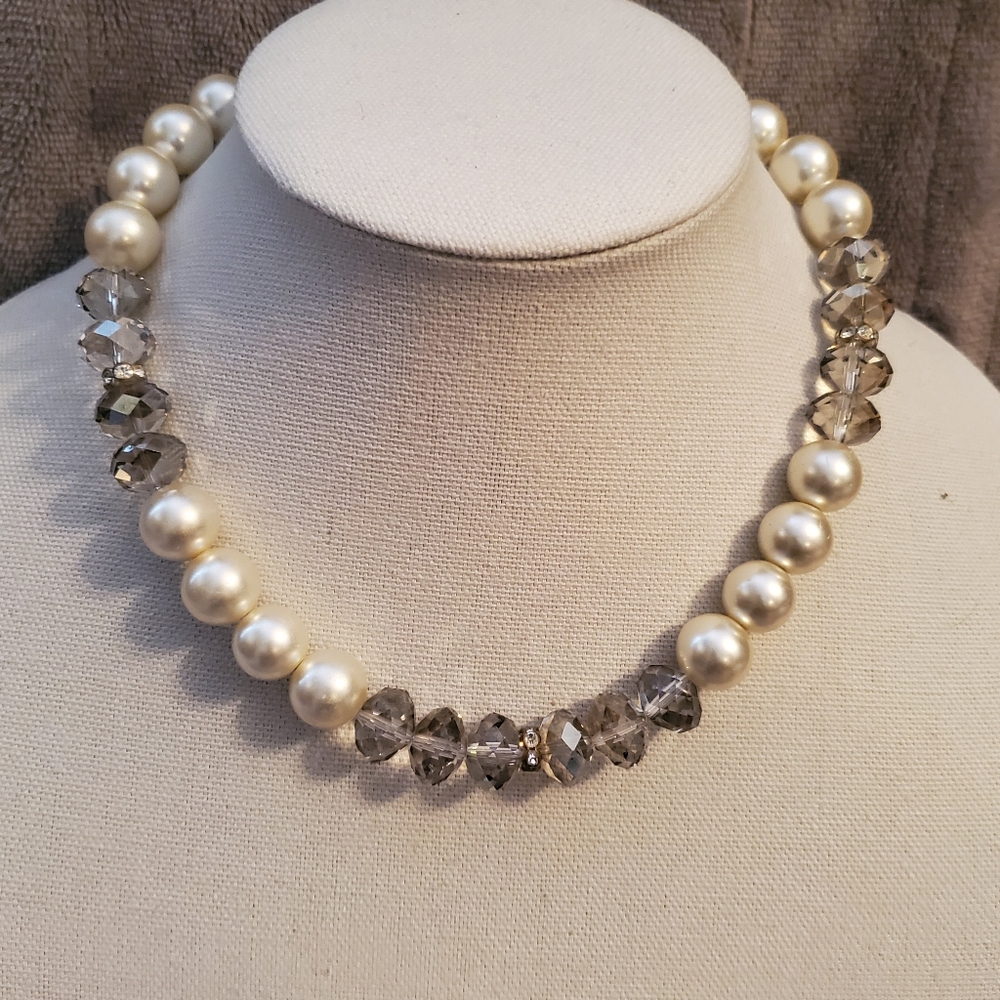 Kissaka Faux Pearl Necklace